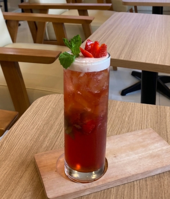 Strawberry Mint Tea ( ice )